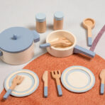 Wooden Children's House Simulation Kitchen Toy Set - natural wood