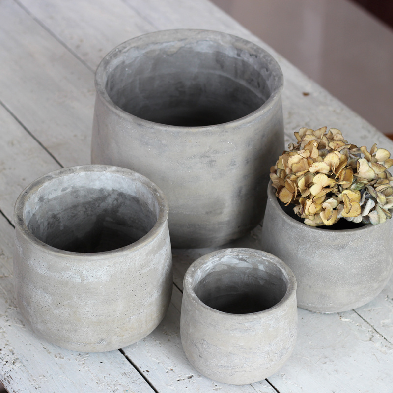 Simple and creative green planter - interior design